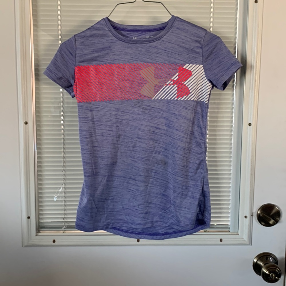Girls Youth Medium Under Armour shirt